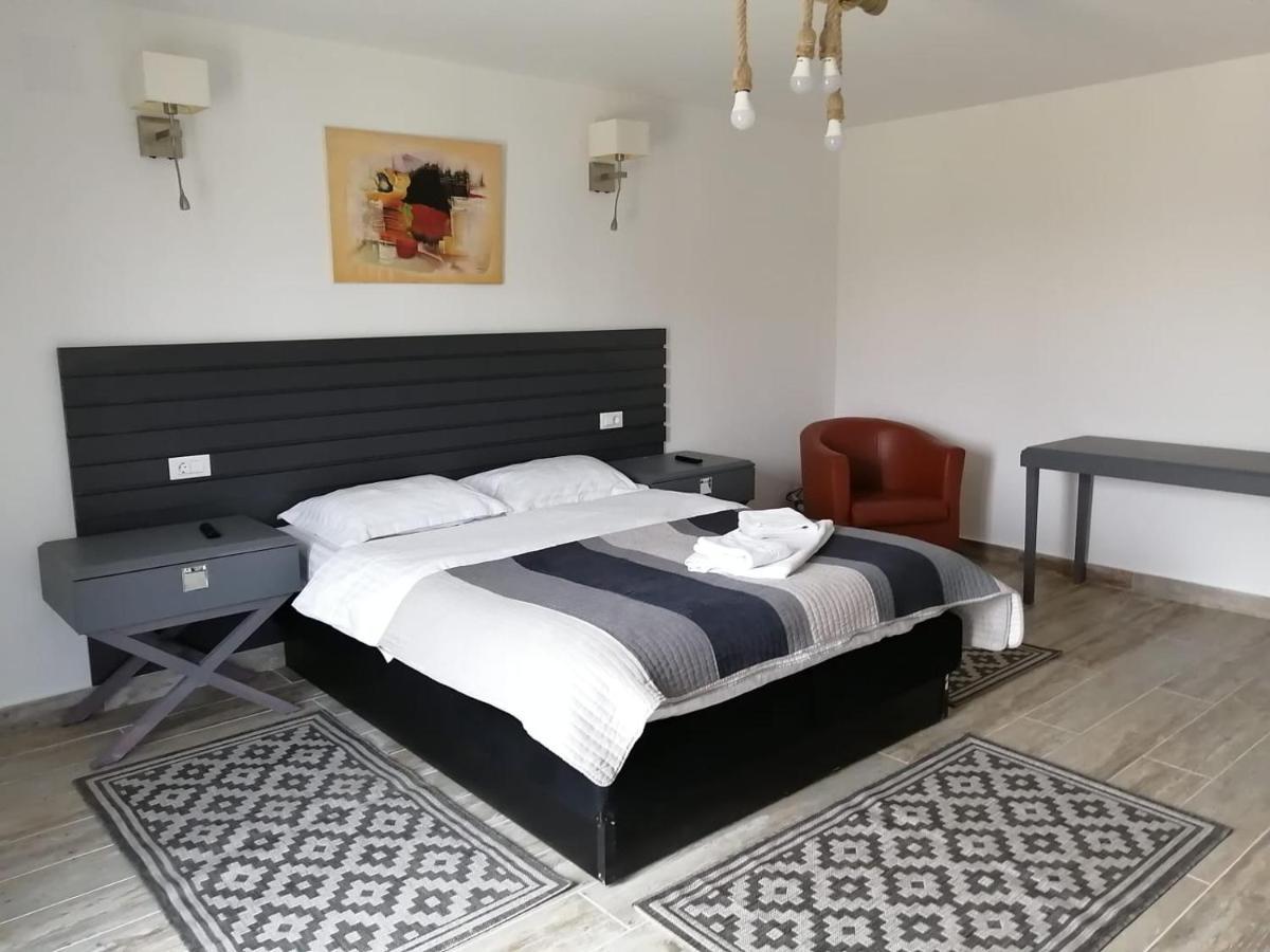 Casa Elis Piscina, Jacuzzy , Sauna, Ciubar Merei Eksteriør bilde