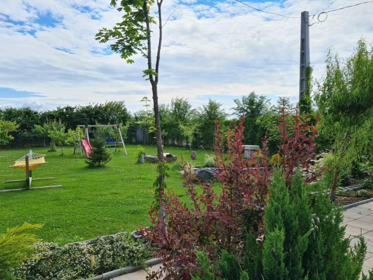 Casa Elis Piscina, Jacuzzy , Sauna, Ciubar Merei Eksteriør bilde