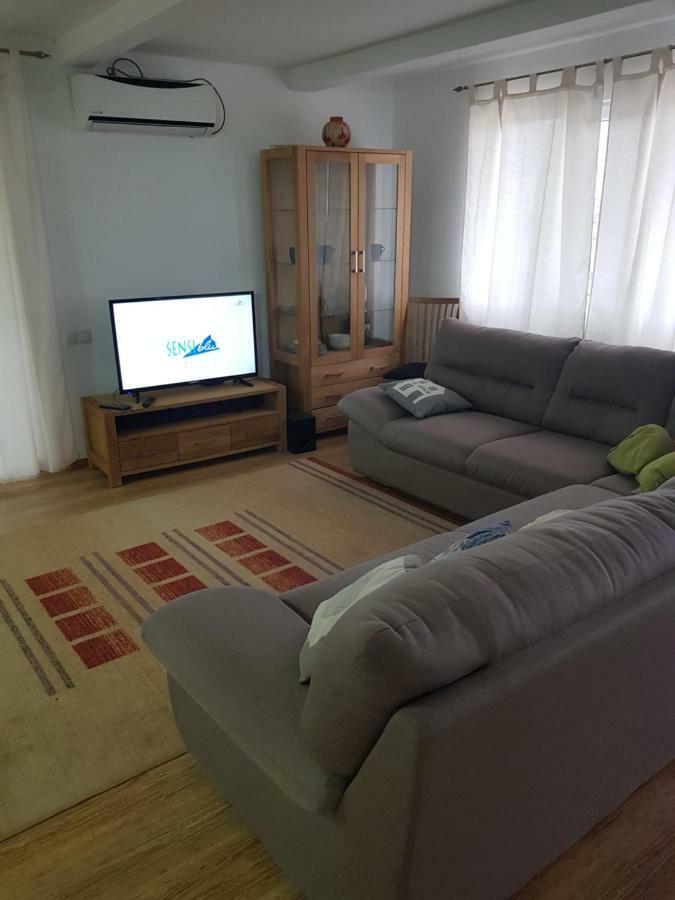 Casa Elis Piscina, Jacuzzy , Sauna, Ciubar Merei Eksteriør bilde